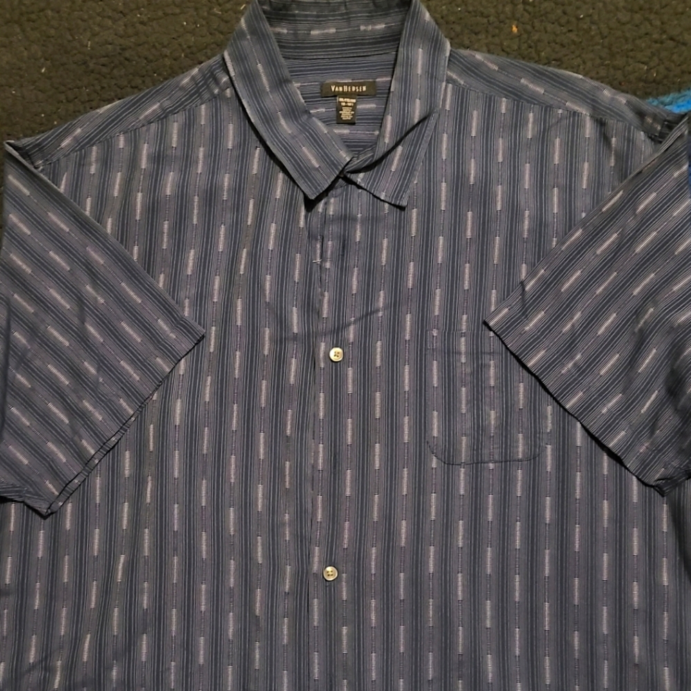 Van Heusen 2XL short sleeve button down shirt